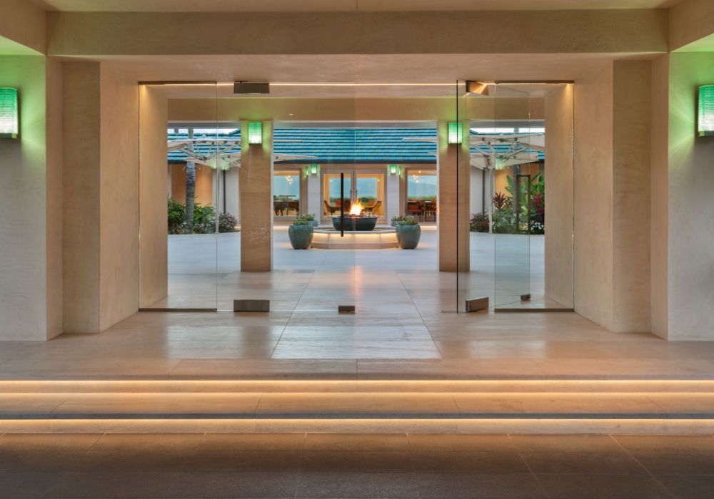 HONOLULU LUXURY HOUSE - LIGHTING BY THE LIGHT YARD