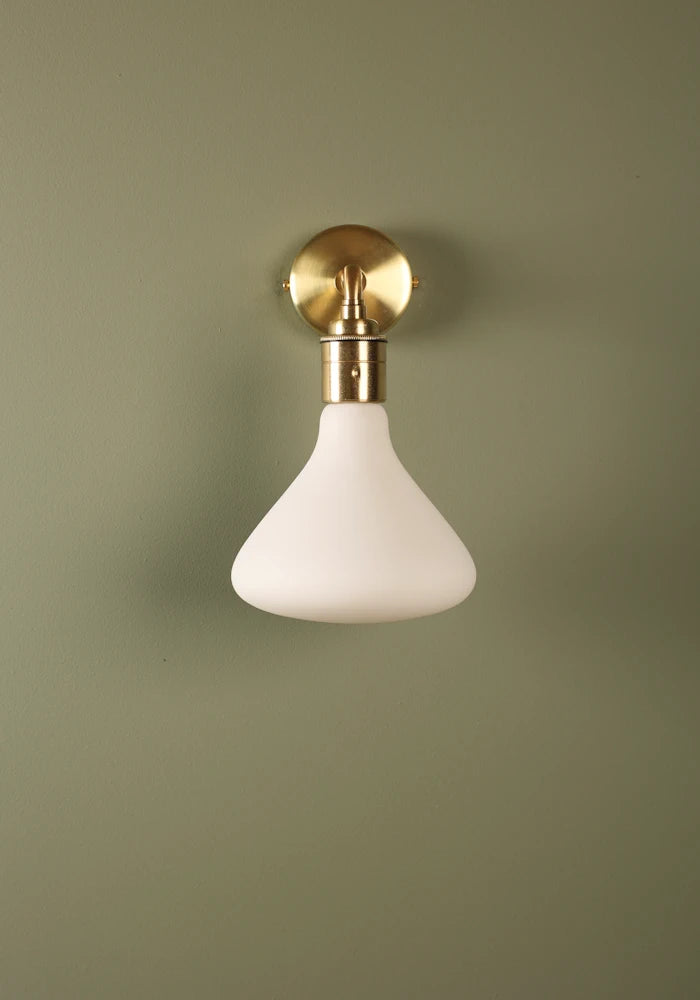 Elegant Tala Noma IP44 bathroom wall light with brass fixtures