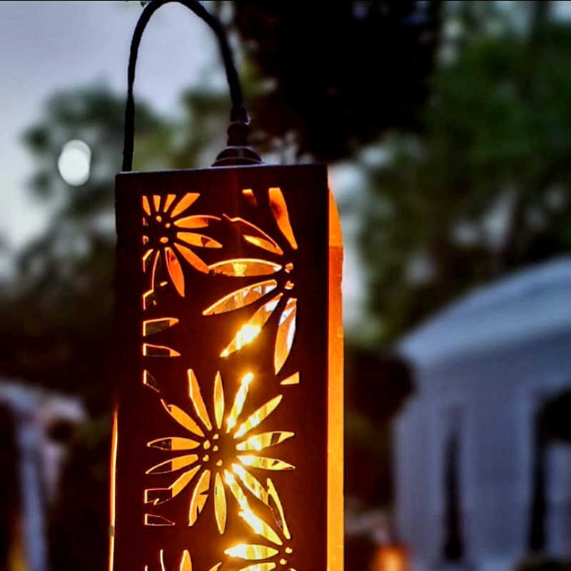 DECORATIVE PATH LIGHT AT RHS CHELSEA